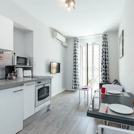 Charmant Studio Apartment